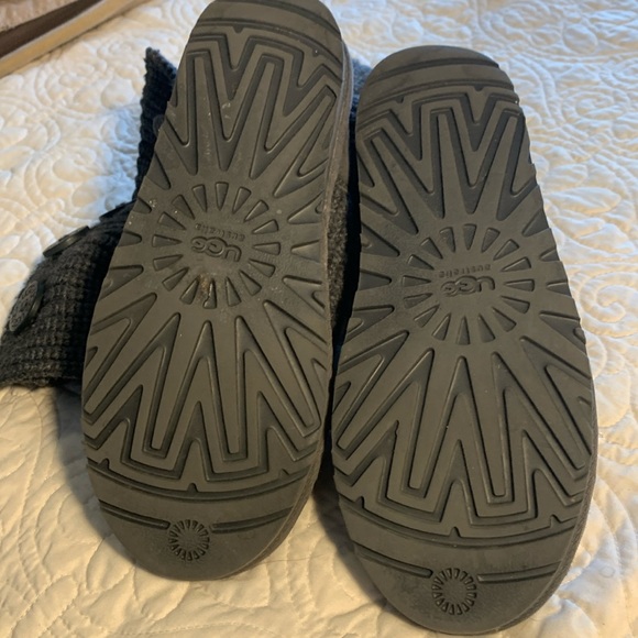 Classic cardy Uggs - Picture 10 of 13